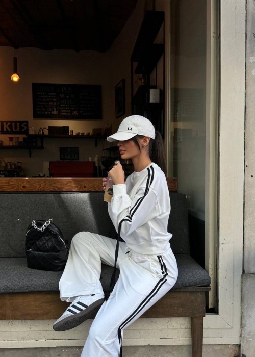 188955 WHITE TRACKSUIT 100 %Compact