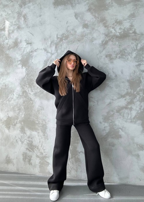 190235 BLACK TRACKSUIT 3 YARN