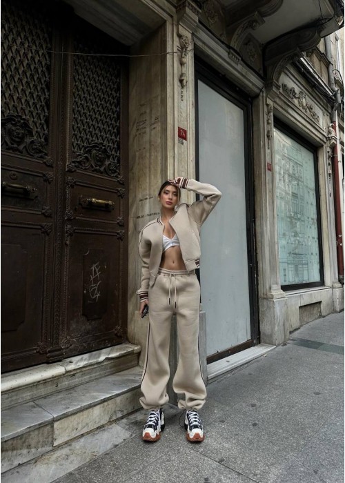 190803 BEIGE TRACKSUIT Schäkel