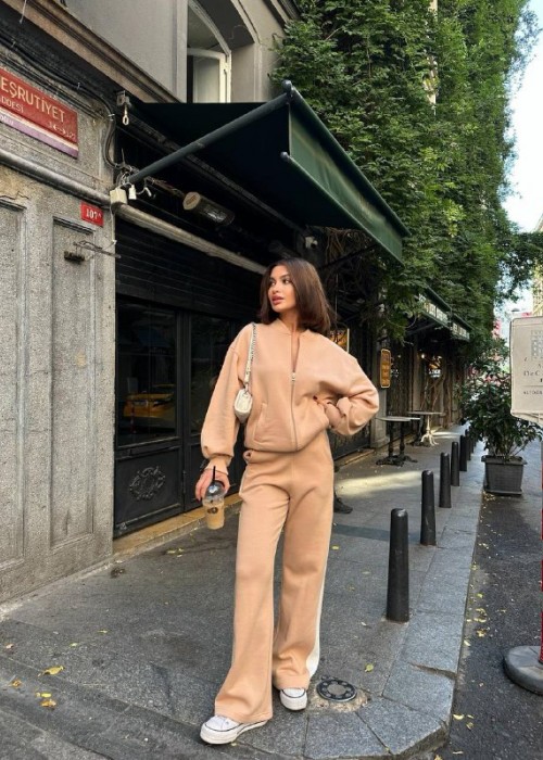 194113 BEIGE TRACKSUIT Shackle