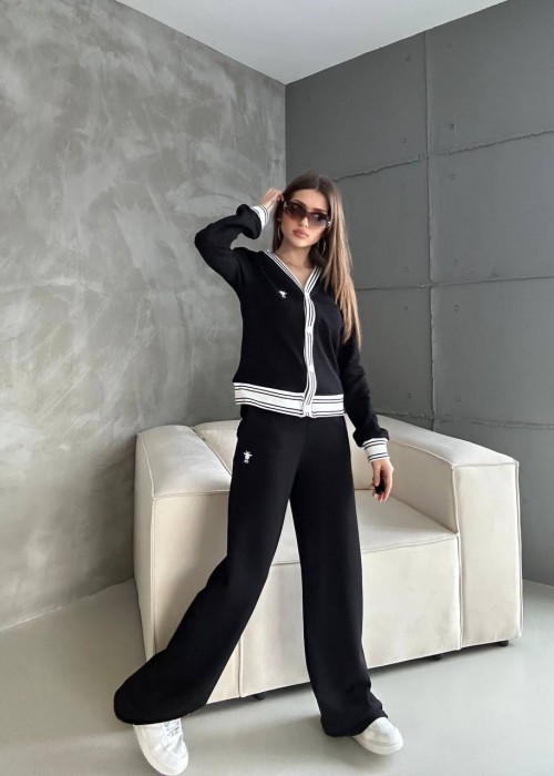 198717 BLACK TRACKSUIT 3 YARN