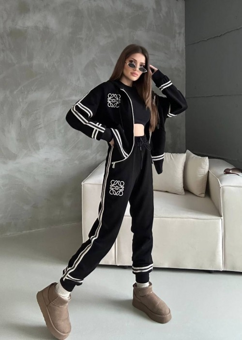 198721 BLACK TRACKSUIT 3 YARN