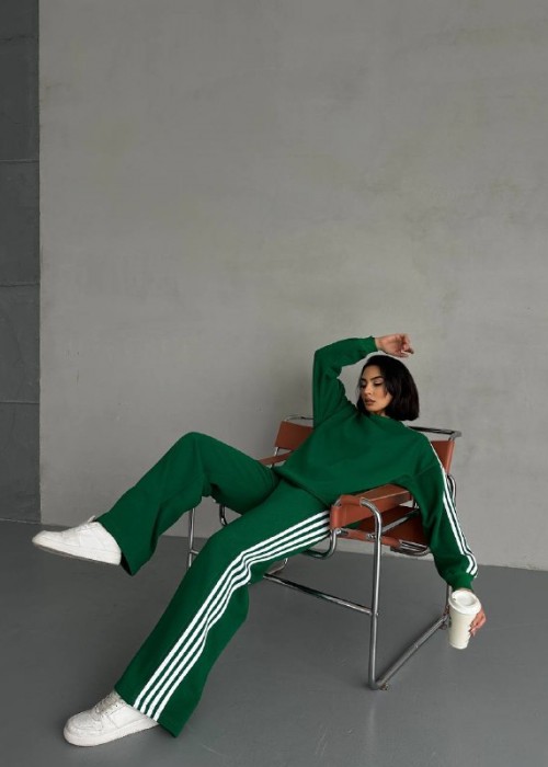 198825 GREEN TRACKSUIT Shackle